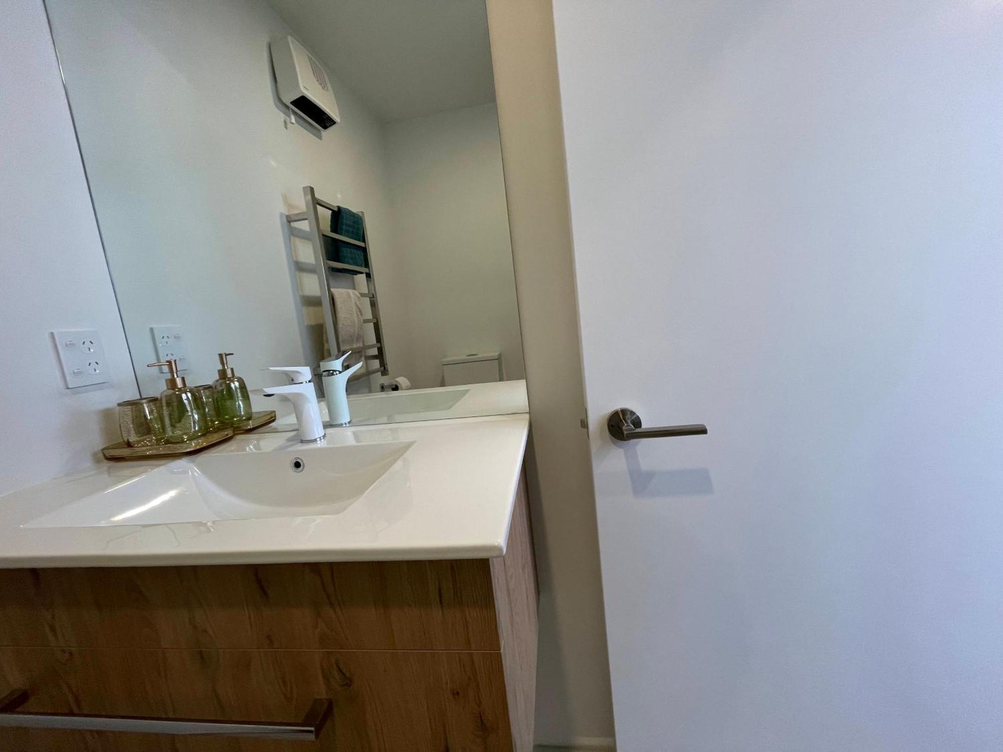 Luxury 2 Bedroom Townhouse Opposite Merivale Mall Christchurch Ngoại thất bức ảnh